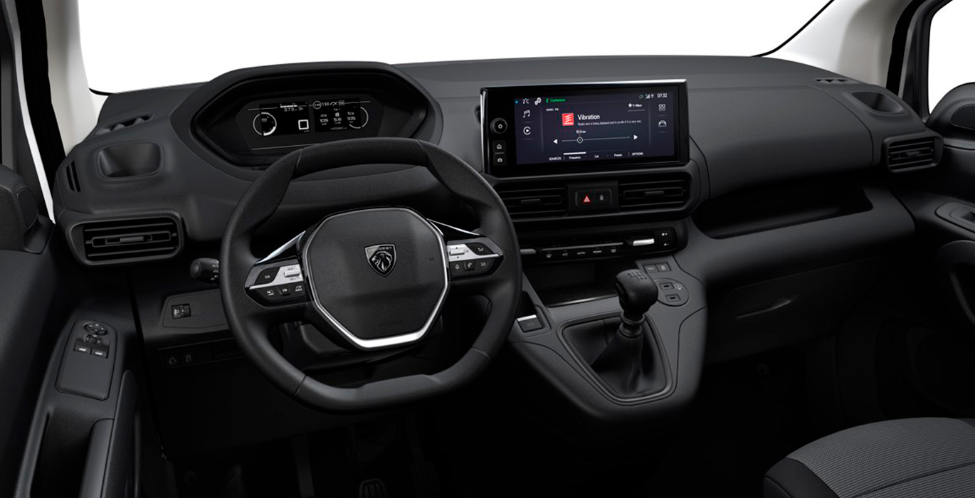 Peugeot-Partner-Pro-Standard-BlueHDI-restyling-interior-delantera